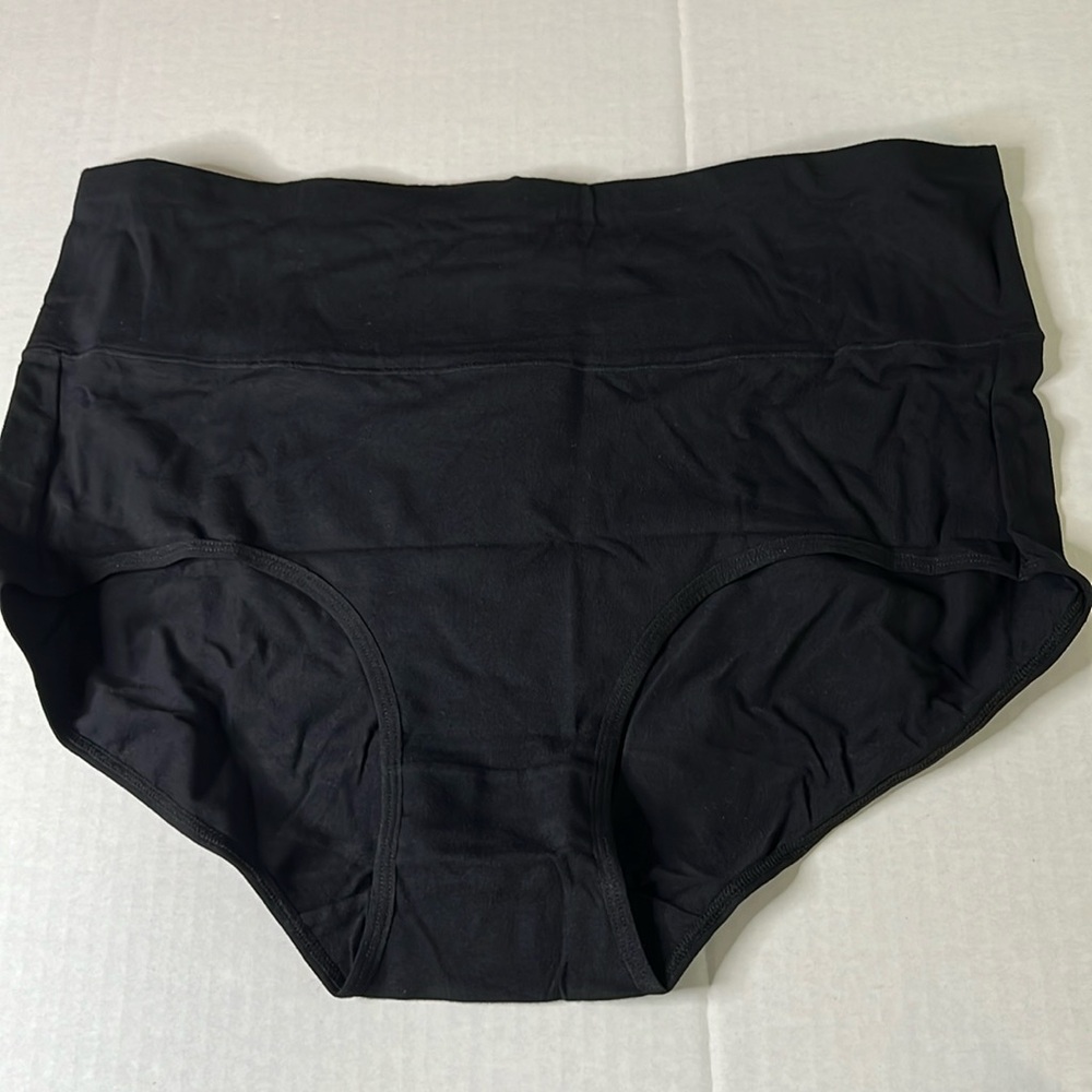 Women’s panties size 2X Black FITS waist 40 to 44 hips 47 to 50.5 NWOT